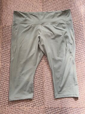 Old Navy Active 4X Olive Crop Leggings Plus Size